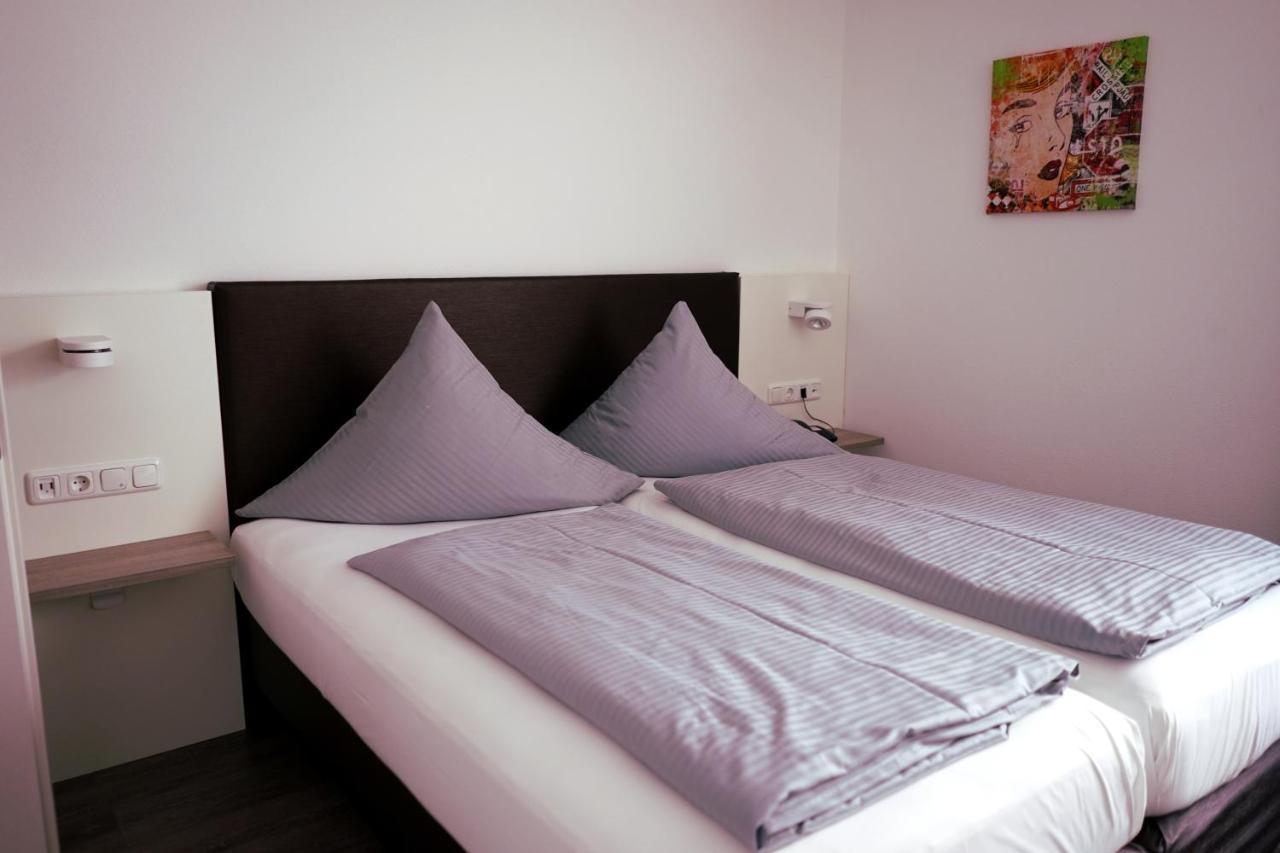Hotel Am Ostpark Neubiberg Exterior photo